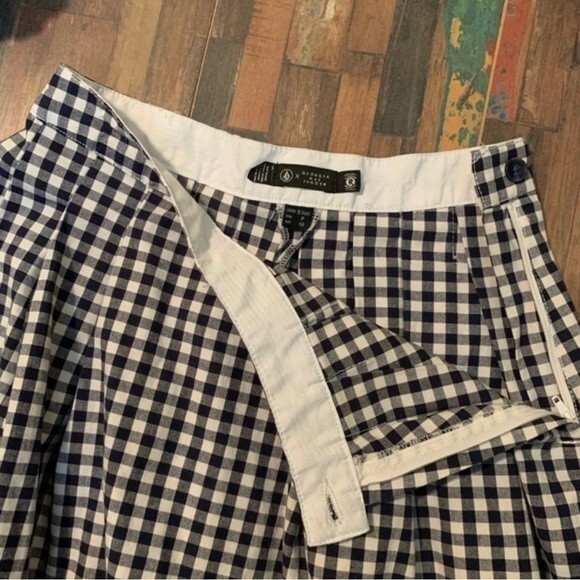 VOLCOM x GEORGIA MAY JAGGER Black/White Gingham Pleated Mini Skirt - Picture 8 of 9